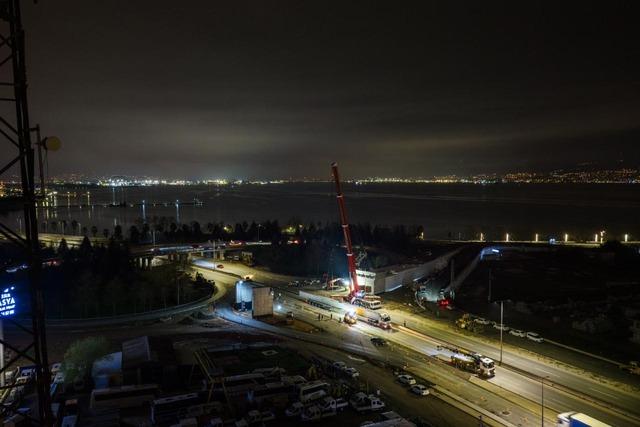 Kocaeli’de 700 tonluk vinçle 9 saatlik gece operasyonu 3