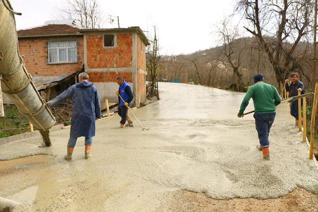 Kumru’da beton yol seferberliği