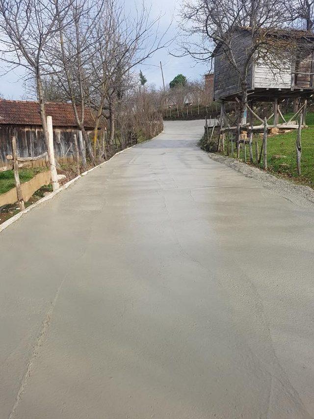 Kumru’da beton yol seferberliği