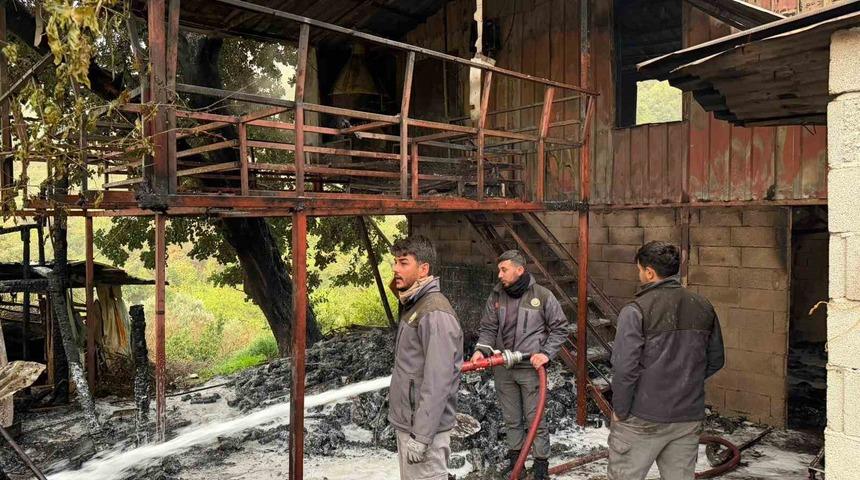 Alanya&rsquo;da m&uuml;stakil ev yangını korkuttu