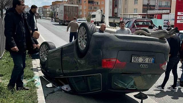 Karapınar’da kontrolden çıkan otomobil takla attı: 2 yaralı