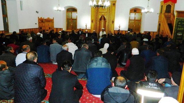 Posof’ta Miraç kandilinde camiler doldu taştı