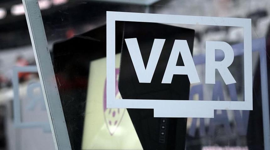 Fenerbah&ccedil;e - Beşiktaş derbisinin VAR&rsquo;ı Abdullah Buğra Taşkınsoy oldu