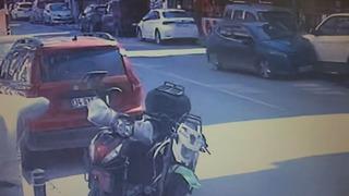 Otomobil park halindeki araca çarpıp takla attı