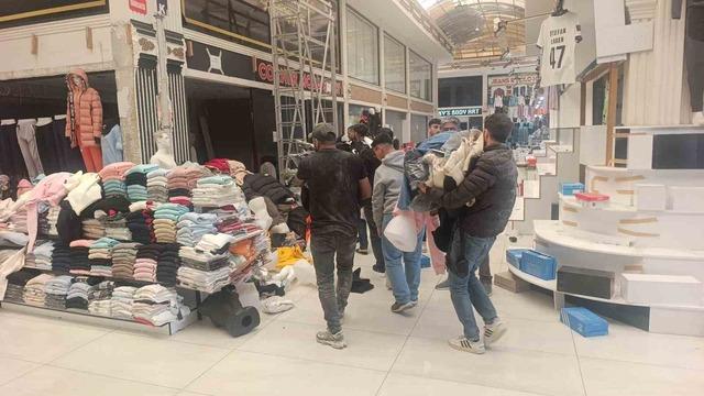 Antalya’da iş merkezinde yangın paniği 1