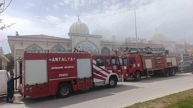 Antalya’da iş merkezinde yangın paniği 9