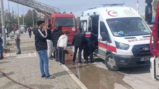 Antalya’da iş merkezinde yangın paniği 3