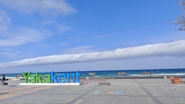 Nadir görülüyor! Karadeniz'de rulo bulut oluştu