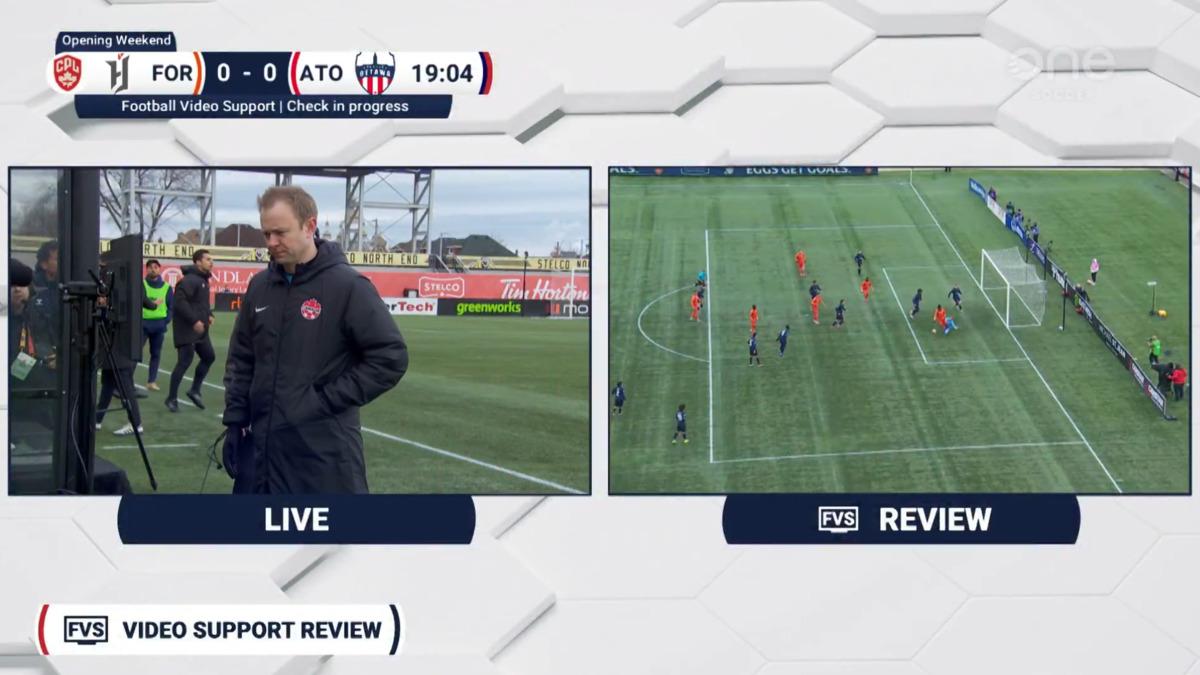 Futbolda tarihi an: Kanada Premier Ligi nde Wenger kuralları ilk kez kullanıldı 1