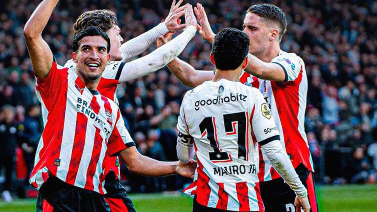 B&ouml;ylesi g&ouml;r&uuml;lmedi! Hollanda da PSV bitime 5 hafta kala şampiyonluğunu ilan etti 1