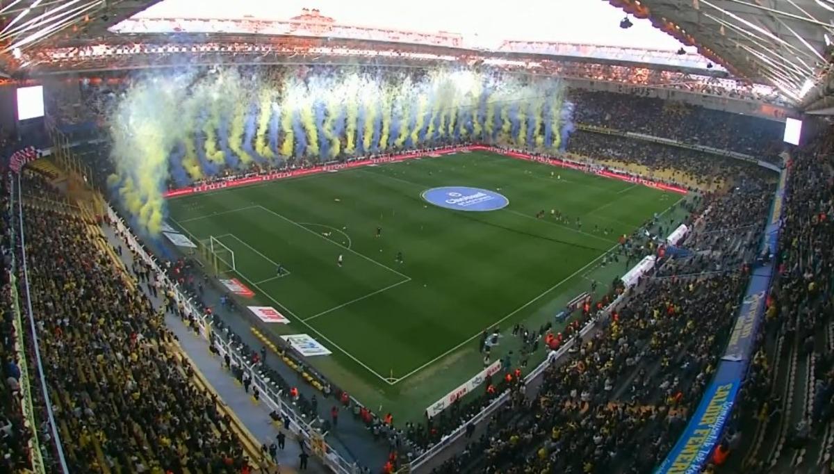 Derbide Fenerbahçe Beşiktaş ı son saniyede yıktı! Zirve yangın yeri 4