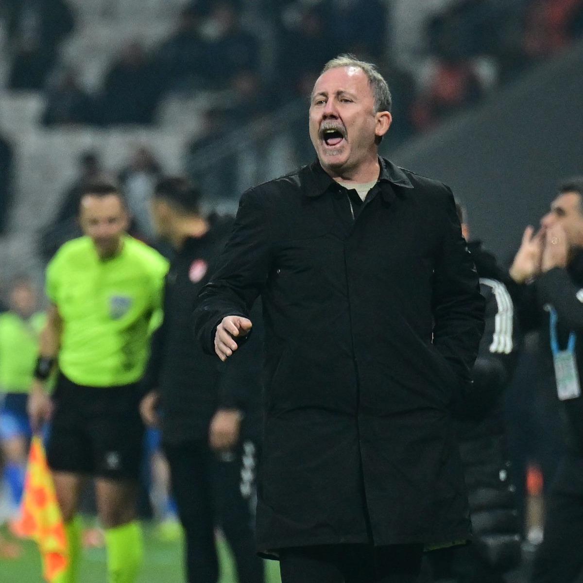 Derbide Fenerbahçe Beşiktaş ı son saniyede yıktı! Zirve yangın yeri 2