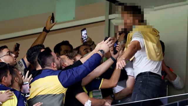 Fenerbahçe-Beşiktaş derbisinde çok sürpriz isim! Gizlice stada geldi, gözlük takıp sakalını boyadı