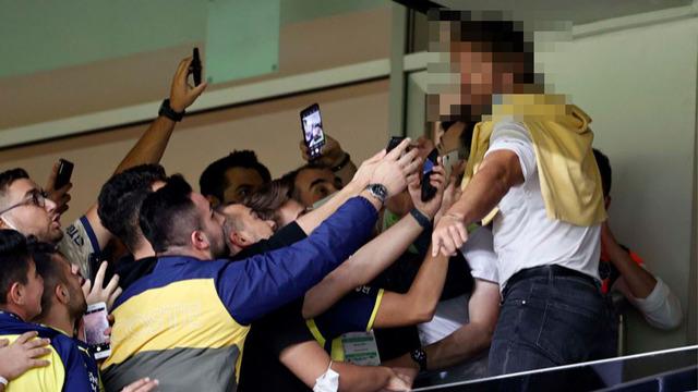 Fenerbahçe-Beşiktaş derbisinde çok sürpriz isim! Gizlice stada geldi, gözlük takıp sakalını boyadı