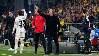 Derbide taraftarın tepkisi dinmiyor! Performansıyla sa&ccedil; baş yoldurdu