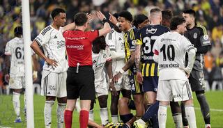 Beşiktaş'a derbide k&ouml;t&uuml; haber! Yıldız isim haftaya yok