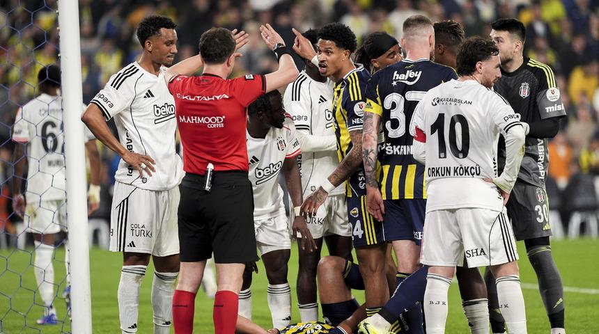 Beşiktaş'a Fenerbah&ccedil;e derbisinde k&ouml;t&uuml; haber! Yıldız isim haftaya yok