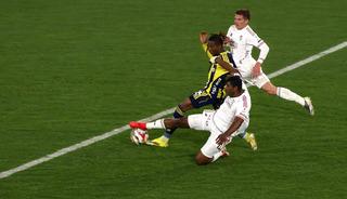 Yasin Kol'un penaltı kararı derbiye damga vurdu! Ortalık karıştı