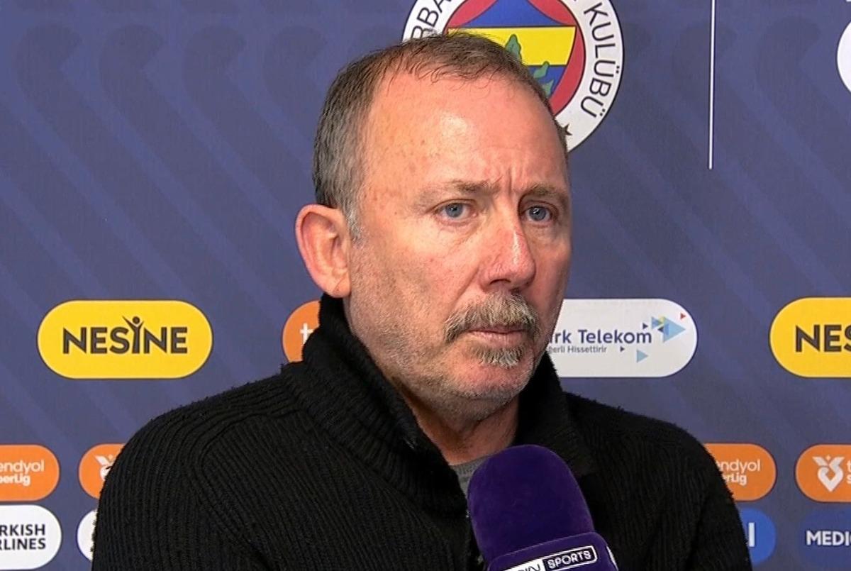 Derbide Fenerbah&ccedil;e Beşiktaş ı son saniyede yıktı! Zirve yangın yeri 1