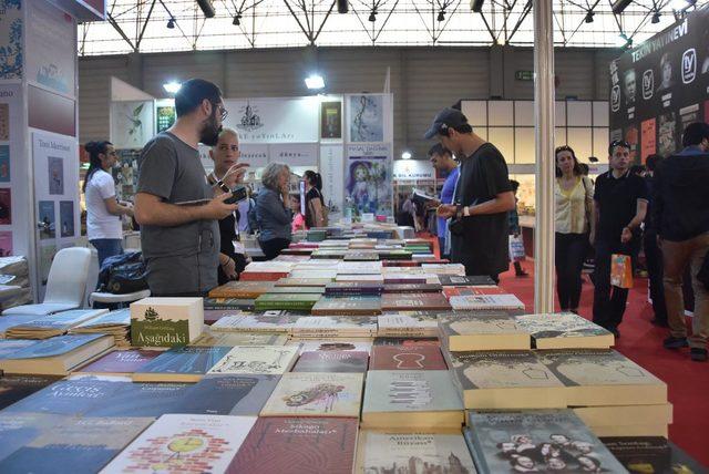 İzmir Kitap Fuarı açıldı