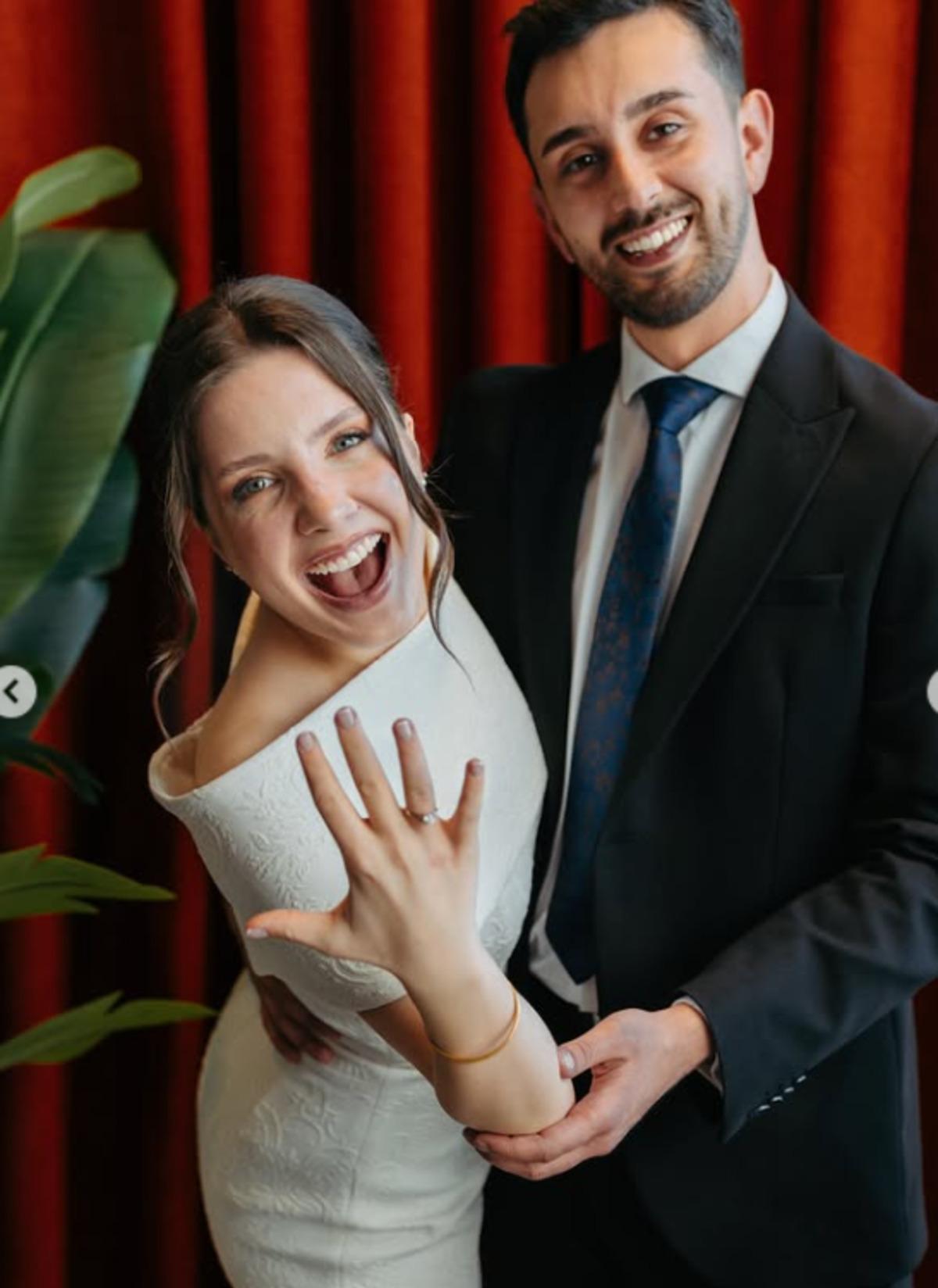 Selena nın Nazlı sı Dilara Kurtulmuş nişanlandı! Son haline beğeni yağdı 1