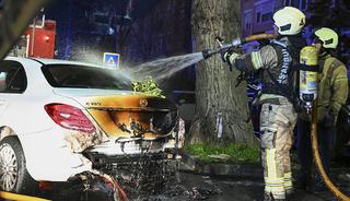 Bir ara&ccedil;ta başlayan yangın 14 araca sı&ccedil;radı! 100 milyon TL'lik hasar