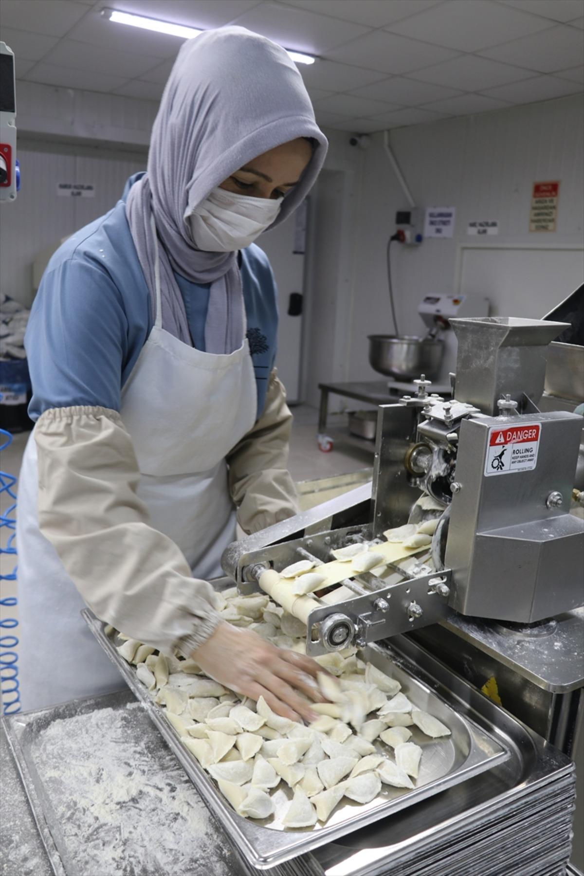 Tatilde tattığı mantı, 100 kadına istihdam sağladı 1