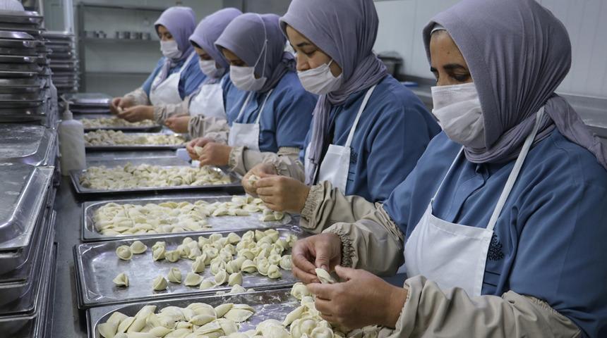 Tatilde tattığı mantı, 100 kadına istihdam sağladı