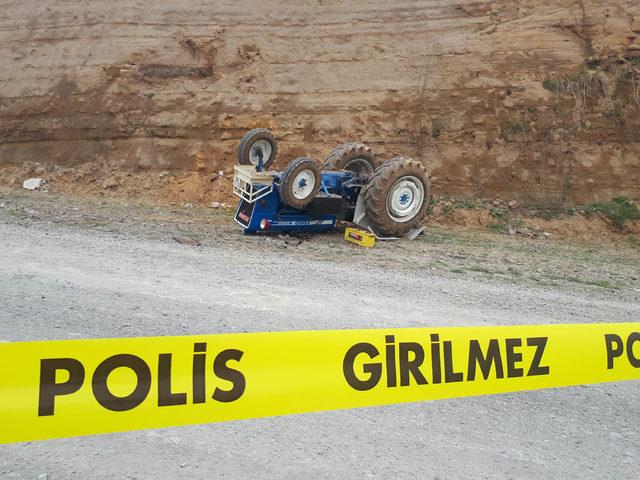 Kullandığı traktörün altında kalan Esra, toprağa verildi