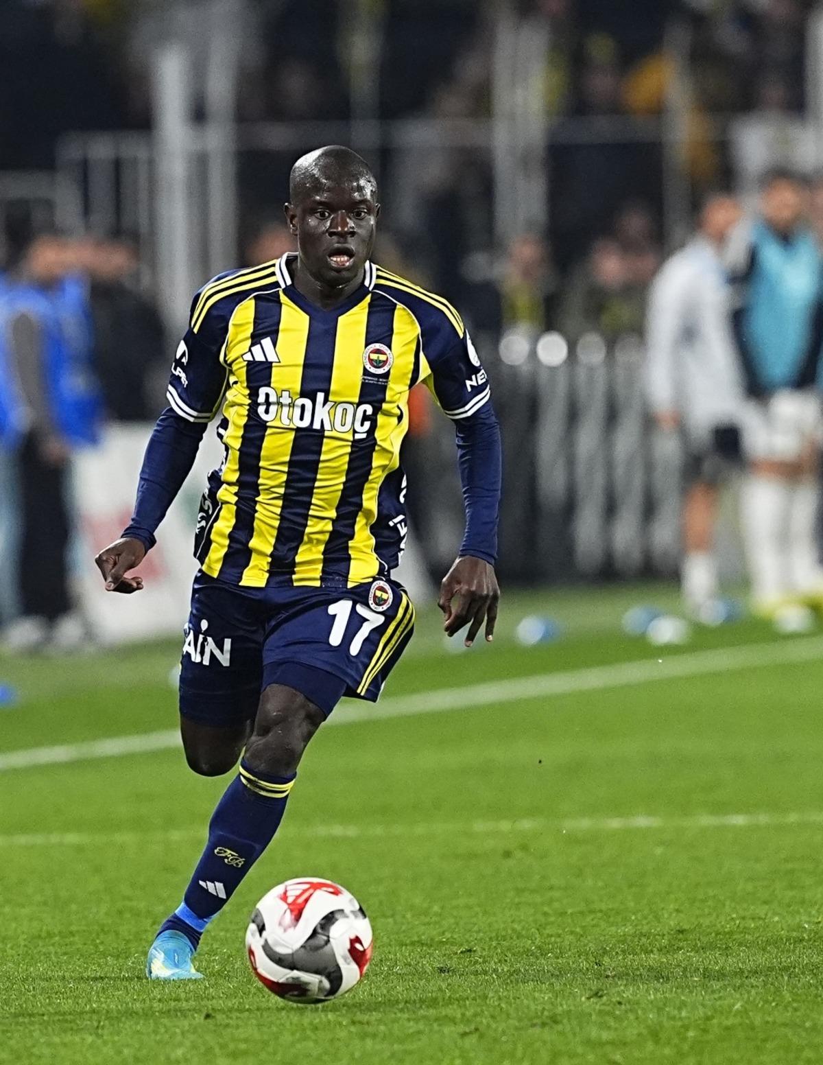Beşiktaş derbisinin yıldızı oldu! Kante i&ccedil;in &ouml;vg&uuml;ler doldu taştı: "Daha ne yapacak? Takımı tek başına ayağa kaldırdı" 3