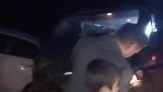 Bursa’da yamaçtan kopan kayalar, araçların üzerine yağdı