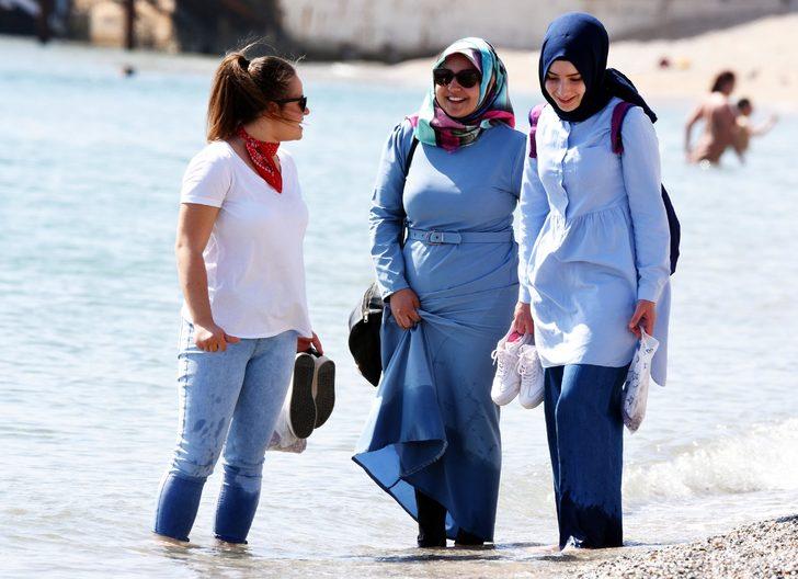 Bodrum'da vatandaşlar plajlara akın etti G3