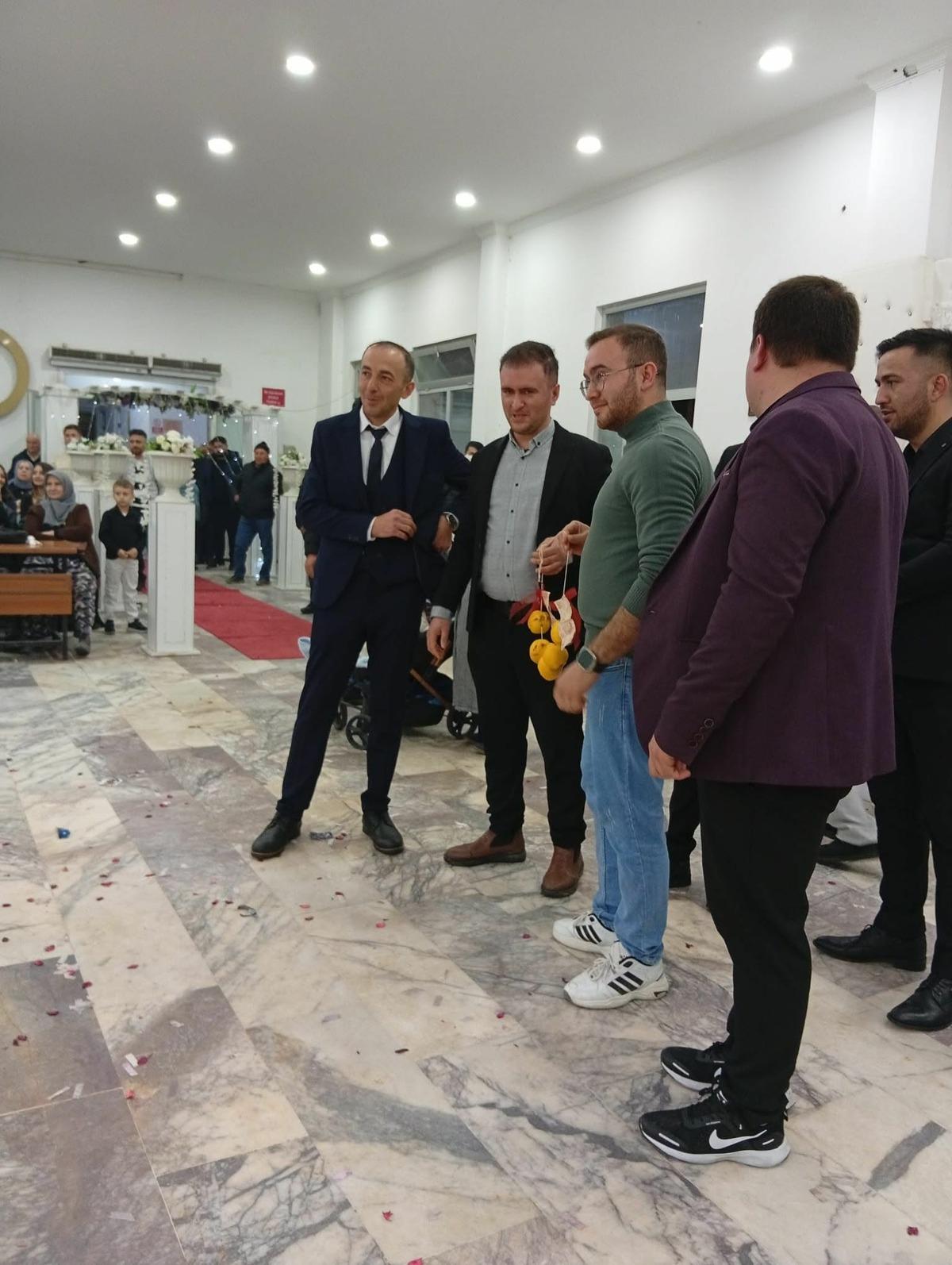 Damada takılan takı herkesi g&uuml;ld&uuml;rd&uuml;!  beşi bir yerde ayva  1