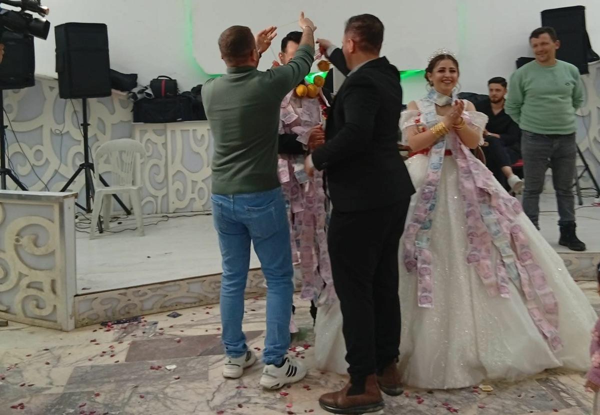 Damada takılan takı herkesi g&uuml;ld&uuml;rd&uuml;!  beşi bir yerde ayva  2