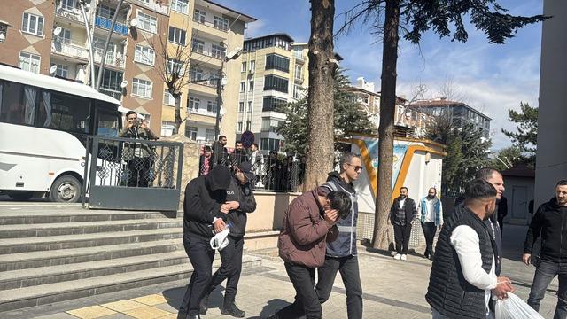 Tokat merkezli 12 ilde d&uuml;zenlenen operasyonda 64 zanlı g&ouml;zaltına alındı 5