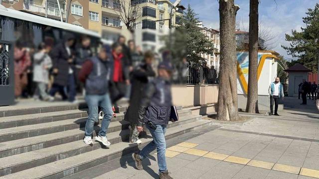 Tokat merkezli 12 ilde yasa dışı bahis operasyonu: 64 g&ouml;zaltı 3