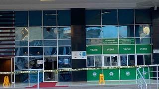 Serik Belediyesi'ne av tüfekli saldırı! Motosikletiyle gelip ateş açtı