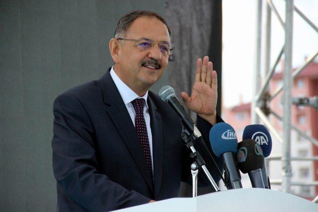 Bakan Özhaseki: “Kayseri’de hizmet belediyeciliği yaptık”