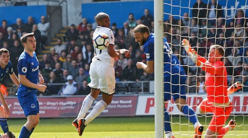 Cenk Tosun'un kurtardığı gol (Swansea-Everton canlı izle)
