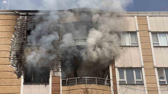 Şanlıurfa&rsquo;da korkutan yangın: Mahsur kalanlar kurtarıldı 1
