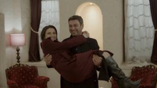 Uzak Şehir ekibini hiç böyle görmediniz! 