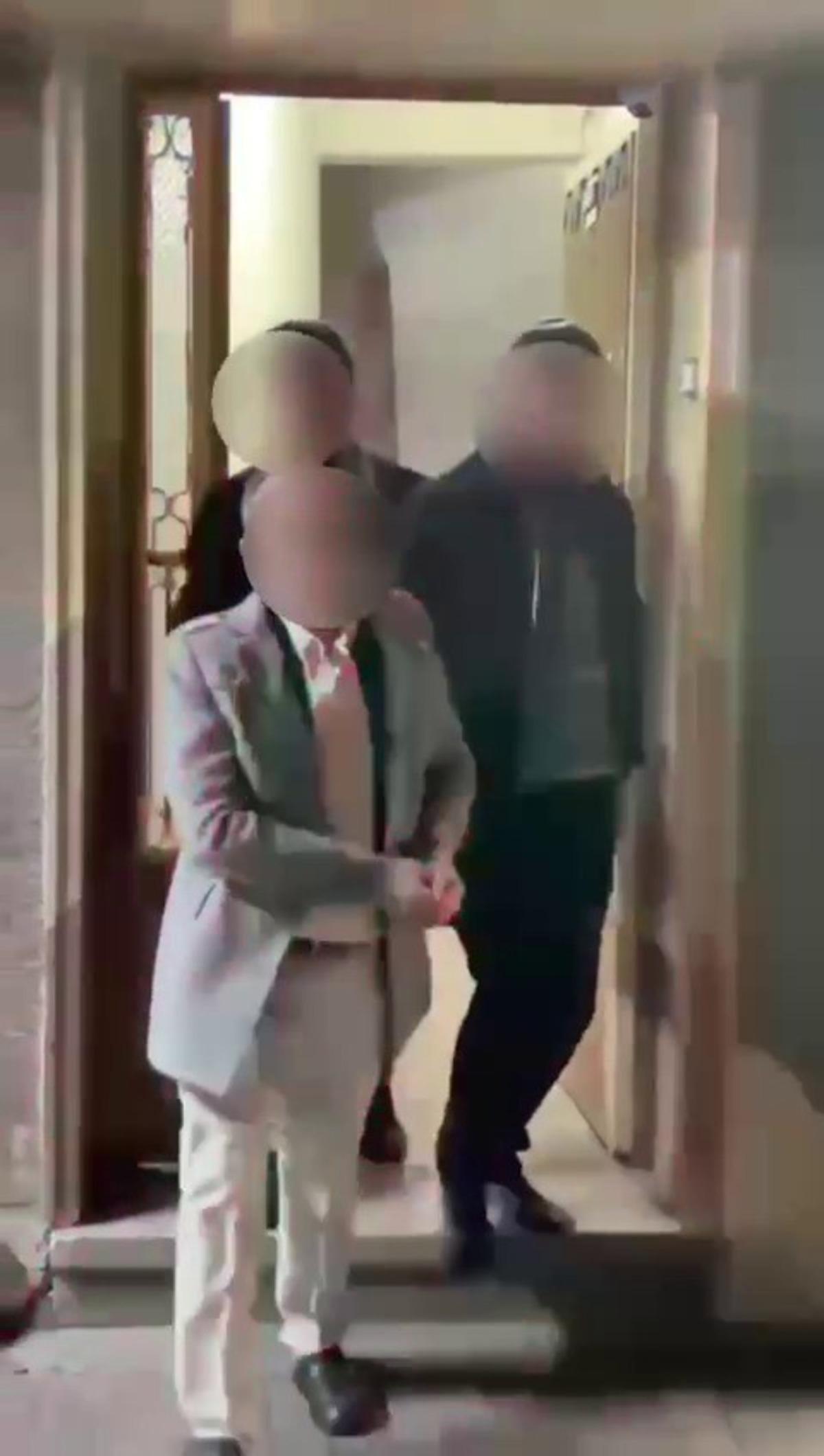 T&uuml;m mahalle şokta: Diş&ccedil;ileri sahte &ccedil;ıktı! "Memnunduk ama doktor değilmiş" 4