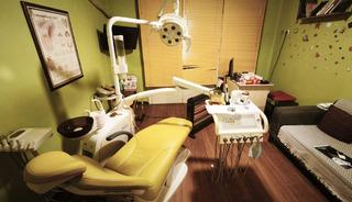 Diş&ccedil;ileri sahte &ccedil;ıktı! "Memnunduk ama doktor değilmiş"