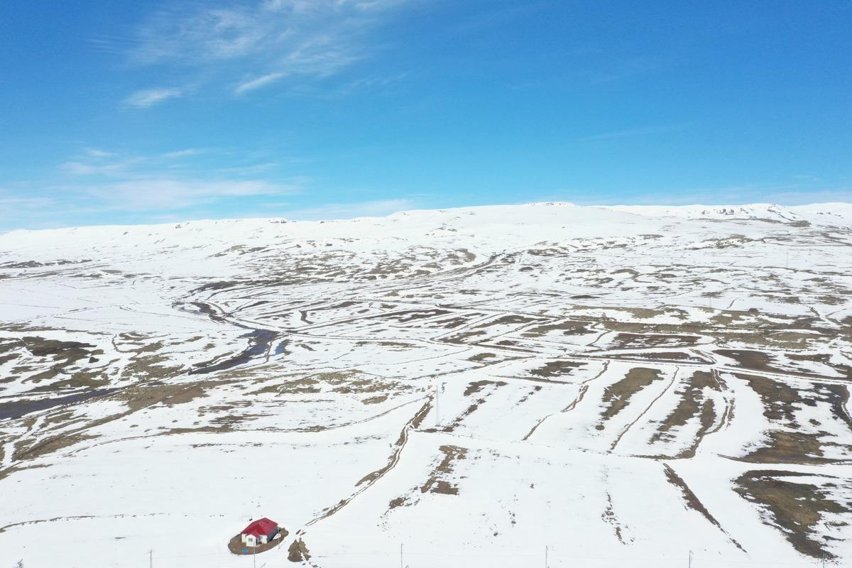 Nisan ortasında T&uuml;rkiye den kar manzaraları! Bir&ccedil;ok il beyaza b&uuml;r&uuml;nd&uuml; 6