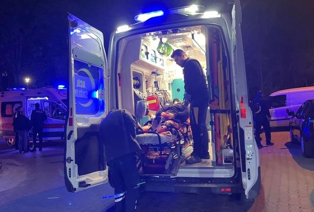 Nevşehir de bı&ccedil;aklı kavgada 3 kişi yaralandı 1