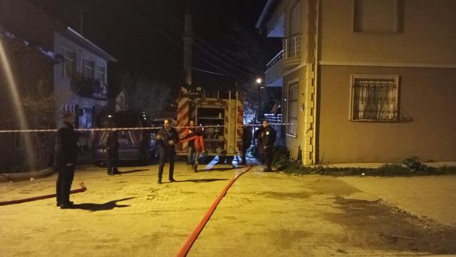 Isparta da silahlı kundaklama ş&uuml;phelisi, saatler s&uuml;ren ikna &ccedil;abaları sonrası teslim oldu 1