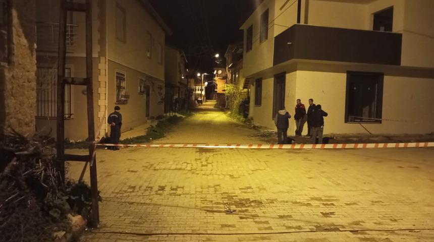 Isparta'da silahlı kundaklama ş&uuml;phelisi, saatler s&uuml;ren ikna &ccedil;abaları sonrası teslim oldu