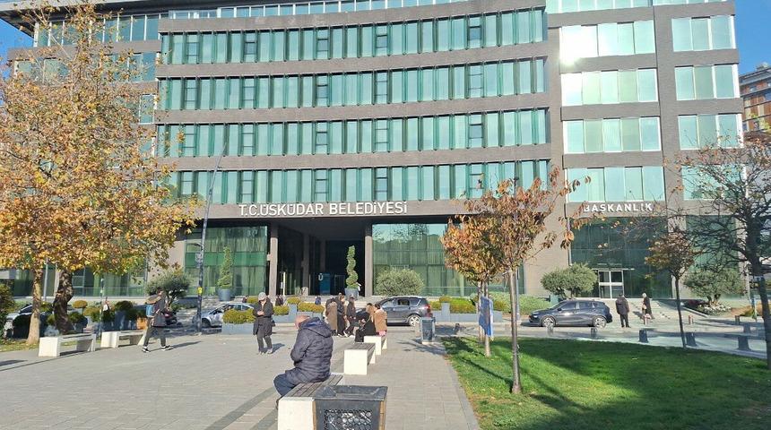 &Uuml;sk&uuml;dar Belediyesi'ne operasyon! 20 kişi g&ouml;zaltına alındı