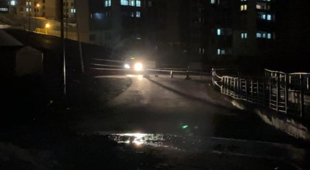 Y&uuml;ksekova&rsquo;da heyelan: Pizok yolu trafiğe kapatıldı 6