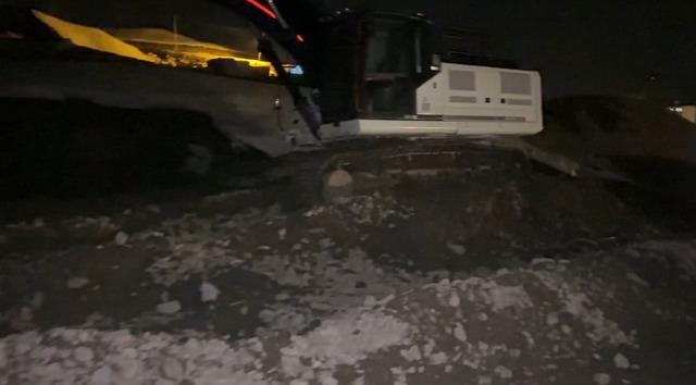 Y&uuml;ksekova&rsquo;da heyelan: Pizok yolu trafiğe kapatıldı 5